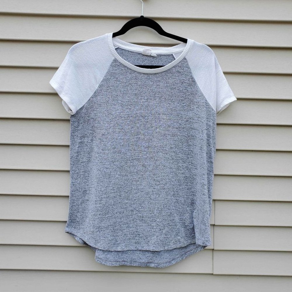 Gap short sleeve sweater medium